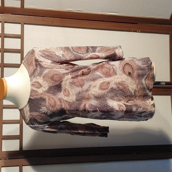 I.N. San Francisco Tops - I.N. San Francisco Feather Design Sparkly Gray Top